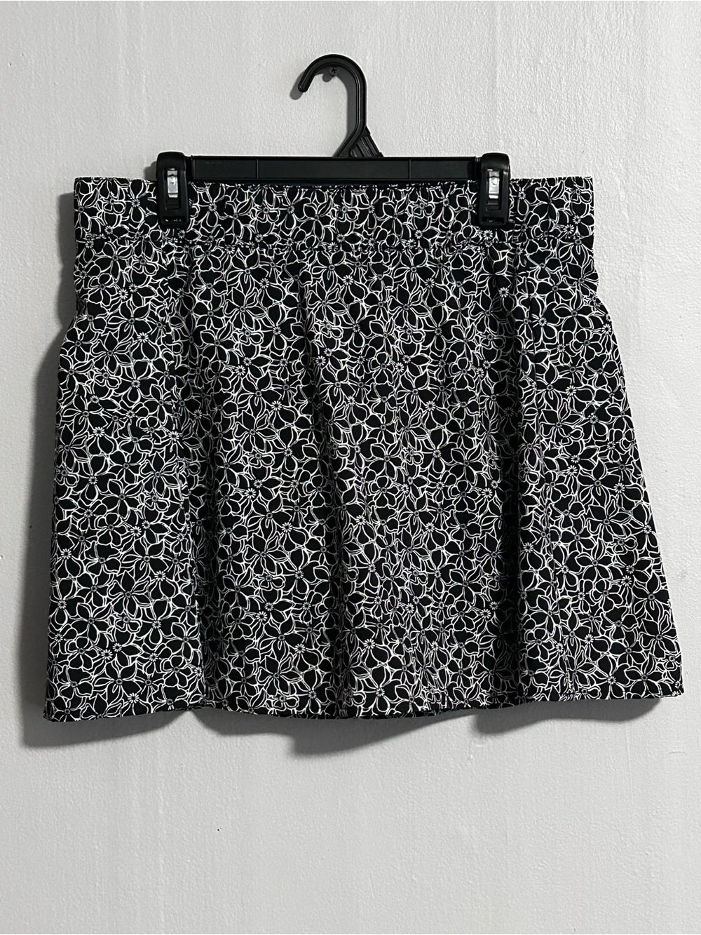 Talbots Black & White Floral A-Line Skirt/ Skort.